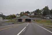 Da har vi kommet oss ut på Ringveien og nærmer oss Brynstunnelen som er 267 meter lang og ble åpnet i 1969