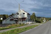 Så passerer vi Roa Kro & Restaurant som hadde sin storhetstid når dette var hovedveien, men det er sikkert triveligere og bo her