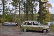 Jeg finner et nytt motiv, denne båten er kanskje like gammel som bilen min