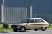 Men neste som kommer skinner som gull, det er en Renault 16 TL fra 1977