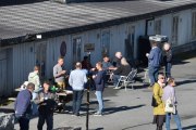 Men nå må vi ta et overblikk, kaffe og vaffelsalget går strålende