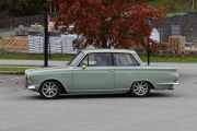 Men nå sliter jeg litt, jeg vet at det er en veteran. Jeg gjetter en Ford Cortina GT fra rundt 1960 åra