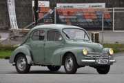 Men nå kommer det virkelig en veteran, det er en Renault 4CV fra 1955