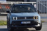 Det spørs heller hvor mange Renault klarer og levere i år, skal vi gjette på et sted mellom 50 og 100 biler?