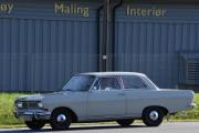 Så kommer det en veteran, det er en Opel Olympia Rekord-B fra 1966