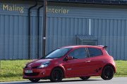 Nå syns jeg vi er litt i gang, her kommer bil nummer 7 og det står Renault Sport på siden