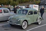 Her ser vi bil nummer 15, er nok den eldste bilen på treffet. Her ser vi på en Renault 4CV fra 1955