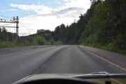 Før klokken syv om morgenen 1 august 2020 kjører jeg bortover Smalvollveien som fikk sitt navn i 1954 etter gården Smalvoll