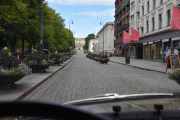 Det er stas å kjøre i Karl Johans gate, håper de aldri tar vekk brosteinen