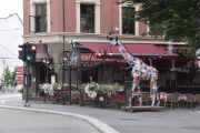 Det var synd vi ikke tok bilde av grotten når vi passerte den, men nå har vi kommet til Lorry, en restaurant som er en kulturinstitusjon og som har holdt på siden 1870