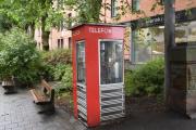 Jeg var ved den røde telefonkiosken i Parkveien 80 den 1 august 2020, nå står jeg her den 5 september 2025