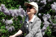 Alle blomstene i hagen gjør oss glade