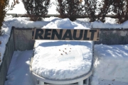 Hva gjør vi ikke for å hjelpe Renault-Knut. Først står vi inne en hel time