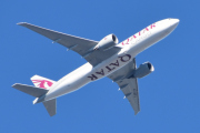 Morten 21 september 2019 - A7-BFA over Ekeberg, det er Qatar Airways Cargo som kommer med sin Boeing 777F som heter الوكرة. Flyet er fra rundt 2010