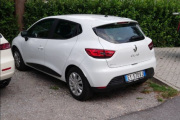AM er først oppe i dag og setter i gang med leting etter Renault