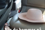 MK prøver så godt de kan å komme seg ned på stranden, men det var han K da. Hva har han funnet på nå?