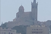 Flere kirker i Frankrike heter Notre Dame, så la dere ikke lure