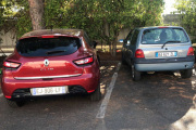 Lasse tar også bilde av en Renault Clio som er nesten som vår nye bil, bare dette er en diesel. Neste er en Renault Twingo