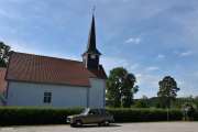 Her ser vi bilen med Enebakk kirke i fokus. Oppført i oppført i 1104 og har en vernestatus, så her kan vi komme igjen