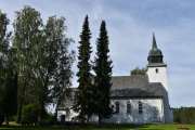 Klemetsrud kirke er fra 1933 og er en langkirke. Kirken har to klokker fra Olsen Nauen Klokkestøperi i Vestfold