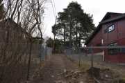Det heter Solfjellshøgda her hvor vi går langs Rygin barnehage som har 6 avdelinger med plass til 84 barn