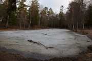 Rett ved siden av ligger Svartatjernet, også kalt Svarta hvor tyskerne hadde sin lyttestasjon under andre verdenskrig. Før krigen var den en populær badeplass og skøytebane