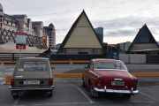 Fristelsen blir for stor, jeg må parkere ved siden av. Det er en Volvo Amazon 121 fra 1968