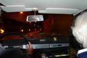 Merkelig nok, det er helt stille i bilen