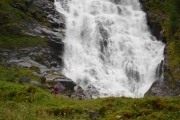 Første stopp er Hjellefossen