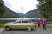 Her må vi ta oss en tur ut på broen, her var det et sidespor over til sandtak og lagerplass