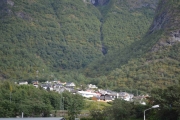 Når det gamle huset ble revet flyttet mine besteforeldre opp i åsen her