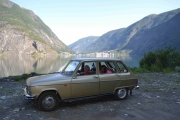 Tilbake til turen nå har vi Årdalstangen i bakgrunnen, nå går ferden videre til Lærdal