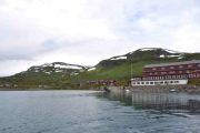 2012 bilde. Her ser vi Eidsbugarden når vi legger ut fra kai