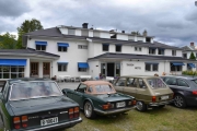En TR6 og en Volvo 142