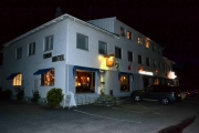 Thoen hotell i kveldsmørket. Adresse: Alfarvegen 143, 3540 Nesbyen