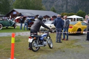 Se, en Yamaha 100, to sylindra lett motorsykkel