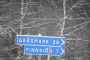 Nytt skilt, men jeg kan ikke begripe at vi skal ha kjørt denne veien før