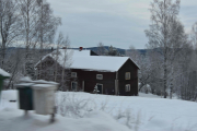Solide hus her ute på bygda