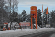 En bensinstasjon, ikke det at det er så viktig. Renault er gjerrig på bensinforbruket