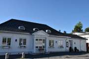 Lanternen er et gammelt bygg fra 1926 og ble brukt som venterom og kontor for Bygdøfergene blant annet. Nå er det et spisested med fantastisk mat, vi vet - har spist der mange ganger