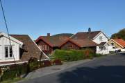Nå er vi i Gamle Drøbak, nærmere bestemt i Jørnsebakken, her er det ikke lett å ta bilder og kjøre samtidig så jeg lar det være