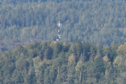 Det min far lurte på hva den masten rett over var for noe. Slik jeg kan se det ligner det veldig på en radiomast for mobiler osv.