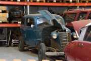 Disse gutta her har prosjekter, ingen tvil om det. Nå bare gjetter jeg, Chevrolet fra 1938?