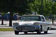 Men her kommer det en bil til, det er en Ford Thunderbird fra 1960
