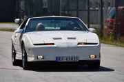 Neste er vel heller ingen smågutt, skal vi se... Det er en Pontiac Trans Am fra 1988. Her gikk jeg i fella, trodde ikke dette var en veteran