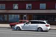 Denne Mercedes-en var tøff og den kruser i gata. Dere som lurer litt, det er en Mercedes-Benz E 200 CDI fra 2010