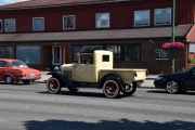 Denne kjenner jeg absolutt ikke igjen, det hadde jeg husket med en gang. Dette er en god gammel Opel 18 B fra 1931