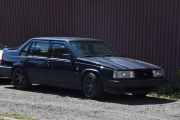 Blir kanskje litt feil men jeg prøver, har ikke annet å gå på. Volvo 850 og er det en tidlig modell kan den være veteran til neste år