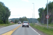Kl. 16.56 var ikke fotgjenger felt i Rotnes heller da, men vi kan fortsette i 60
