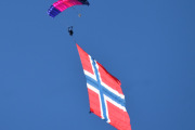 Flydagen Hamar fallskjermhopperne